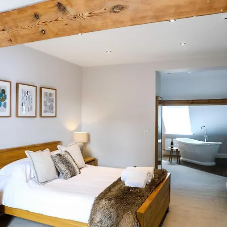 Bed & Breakfast The Belfry 4*